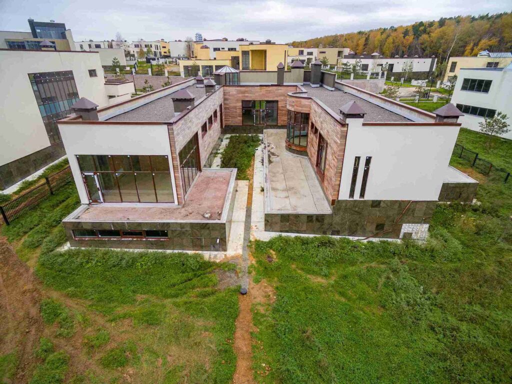 Top 7 Benefits of Buying New Construction Homes in Dallas New construction homes Dallas with modern designs and energy-efficient features.